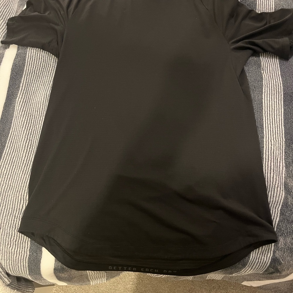 Lululemon Black Athletic T-Shirt (Medium)